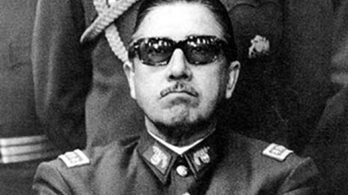 El Milei chileno, cierre de campaña con AC/DC, guiños a Pinochet y mano dura