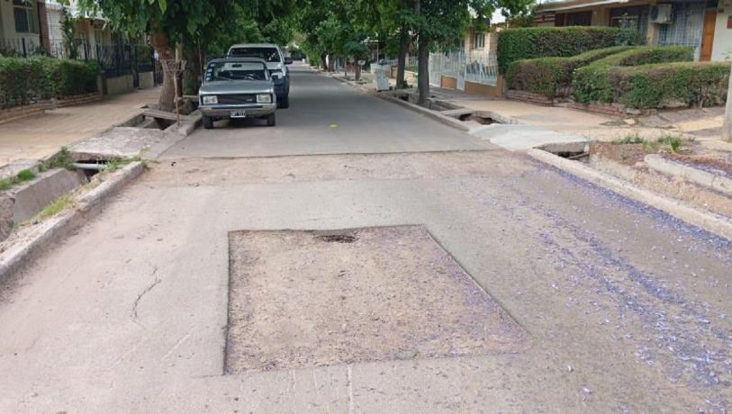 Obras a medias: repararon una pérdida, pero dejaro la calle rota