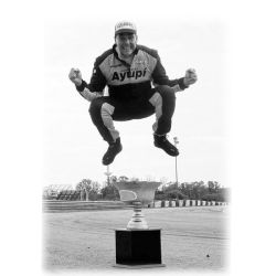 Un piloto se descompensó y murió durante una competencia zonal en La Plata