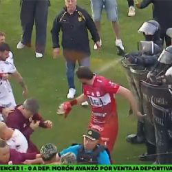 Tan mal huele el ascenso que iba a pasar: batalla campal en Deportivo Madryn-Morón