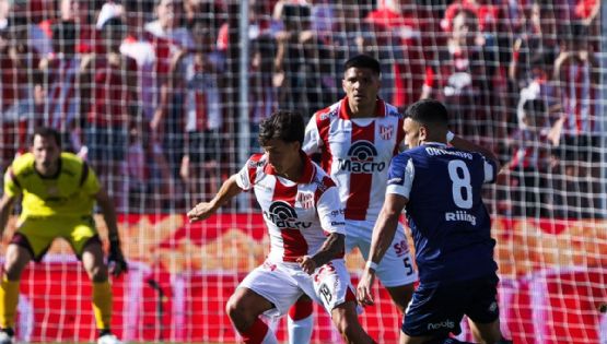 A Instituto lo anularon dos goles ante Talleres en Córdoba y clasificó la T