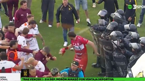 Tan mal huele el ascenso que iba a pasar: batalla campal en Deportivo Madryn-Morón