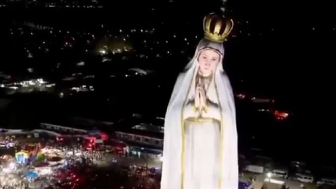 Se volvieron locos: una estatua de la Virgen María que supera al Cristo Redentor