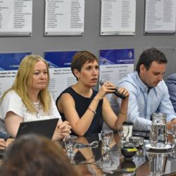 Jimena Latorre asistió a la Legislatura y fue abucheada por ambientalistas