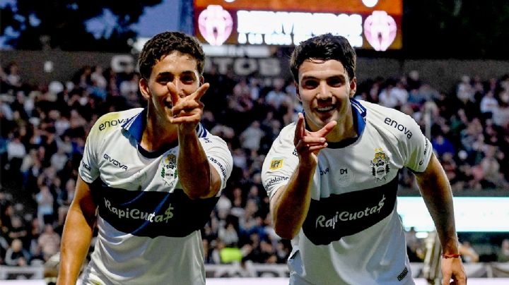 Gimnasia La Plata goleó a Platense y se metió en los Playoffs