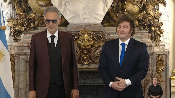 Andrea Bocelli cantó en Casa Rosada tras ser condecorado por Javier Milei