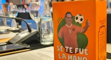 Scioli presentó su marca de yerba mate con un curioso slogan: “Se te fue la mano”