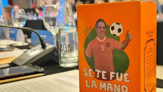 Scioli presentó su marca de yerba mate con un curioso slogan: “Se te fue la mano”