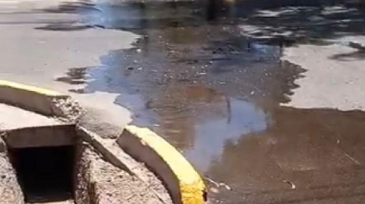Video: el río que corre desde hace años por las calles de Maipú
