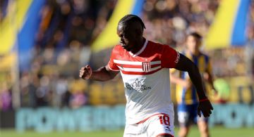 Estudiantes de La Plata dio el batacazo ante Rosario Central en partido tenso