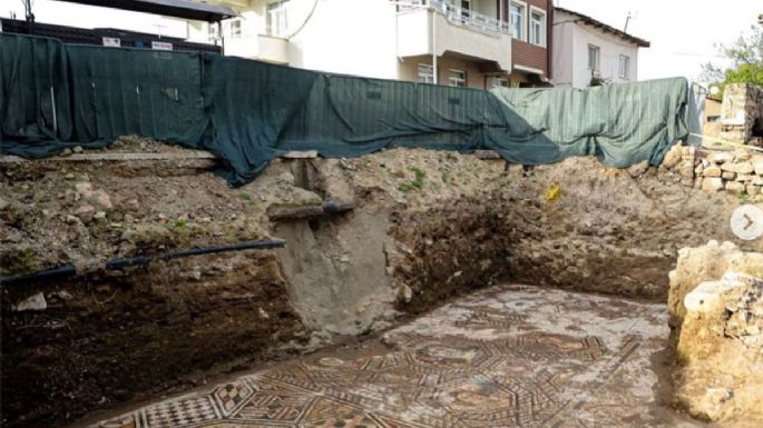 Descubrieron un mosaico de suelo de la época romana