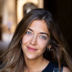 Renunció también el novio de la funcionaria a la que le encontraron US$700 mil