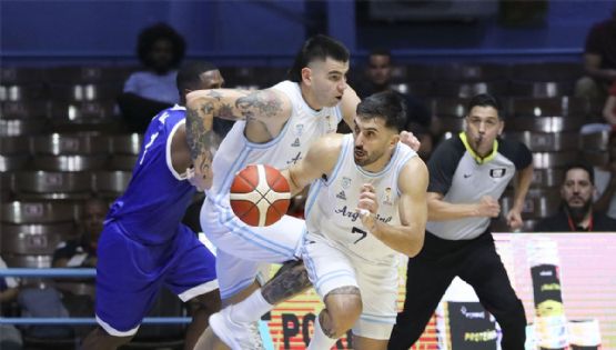 Argentina derrotó a Cuba en el primer partido clasificatorio al Mundial de básquet
