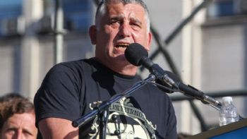 Para este diputado el Gobierno intenta “fragmentar sindicatos” para avanzar con la reforma laboral