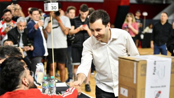 Asumió Stéfano Di Carlo tras una nueva derrota de River en el Monumental