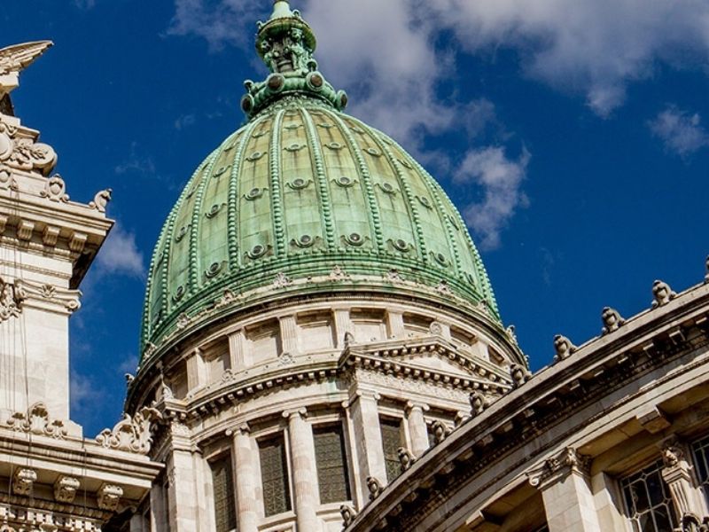 El Gobierno apura la ley de glaciares, envía proyecto para universidades y planea reforma electoral