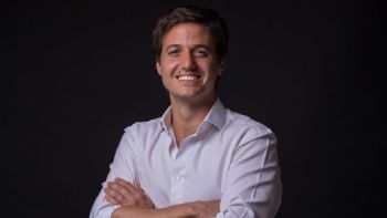 Quién es el asesor de Milei que está bajo la lupa de la justicia de Uruguay