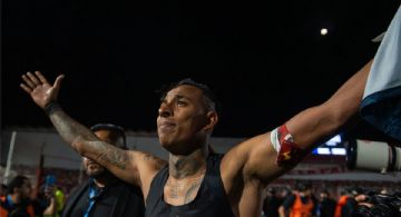 Sebastián Villa confirmó su salida de Independiente Rivadavia