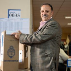 Tras caer en las elecciones, Ricardo Quintela le pidió la renuncia a todo su Gabinete