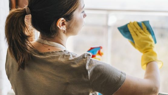 Cuánto subirán los sueldos para empleadas domésticas en noviembre y diciembre