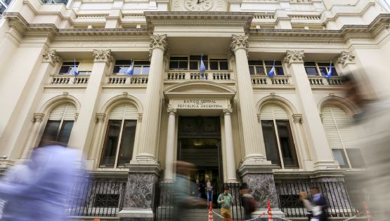 El Tesoro pagó un fuerte vencimiento con el FMI y cayeron las reservas 