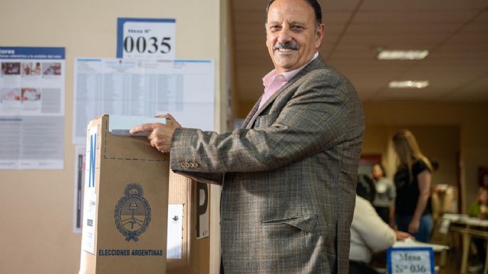 Tras caer en las elecciones, Ricardo Quintela le pidió la renuncia a todo su Gabinete