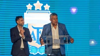 Allanaron la financiera relacionada con el “Chiqui” Tapia