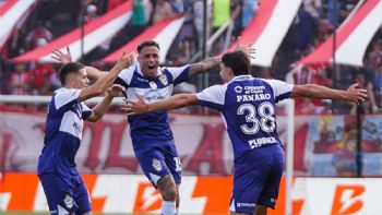 ¡Histórico! Gimnasia eliminó a Barracas con un gol validado por el VAR y habrá clásico