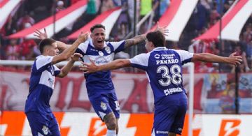 ¡Histórico! Gimnasia eliminó a Barracas con un gol validado por el VAR y habrá clásico