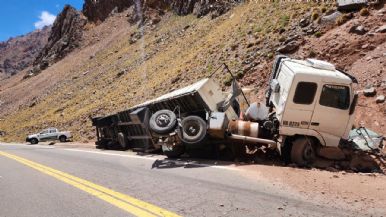 Foto iliustrativa de  Un camionero se encuentra grave tras volcar en la ruta 7