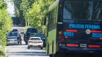 Allanamiento en la finca vinculada a la AFA: encontraron 45 autos de lujo y 7 motos