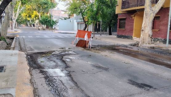 Vecinos de Ciudad piden por la reparación urgente de una importante pérdida de agua