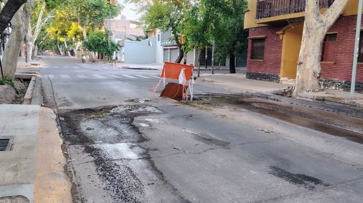 Vecinos de Ciudad piden por la reparación urgente de una importante pérdida de agua