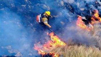 El manejo del fuego enfrenta a La Libertad Avanza con el peronismo y el PRO