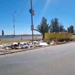 Basura desparramada: el punto crítico de Luján que pone a prueba la convivencia vecinal
