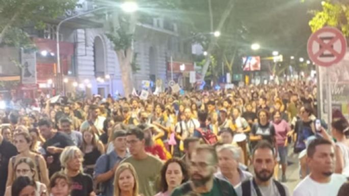 Casi 10 mil personas contra San Jorge por el centro de Mendoza