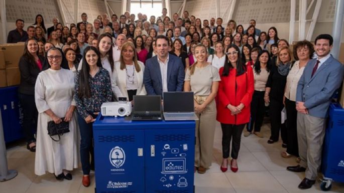 Romina Méndez: "Cuando usamos plataformas con IA, los chicos no faltan, van a la escuela"