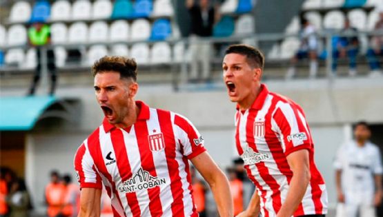 A que finales clasificó Estudiantes de La Plata tras obtener el Trofeo de Campeones