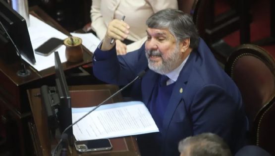 Peronistas denuncian que kirchneristas "apretaban" dirigentes para votar contra la reforma laboral