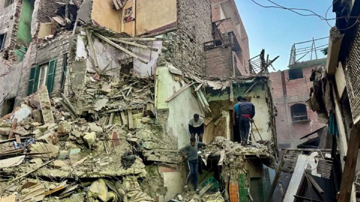 Tragedia en Egipto: se derrumbó un edificio en Guiza
