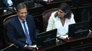 Suárez y Juri apoyaron la disminución de fondos para educación, universidades, ciencia y tecnología