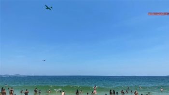 Brasil: cayó una avioneta en Copacabana y murió el piloto