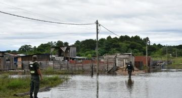 Evacuaron a más de 400 personas por las inundaciones en Corrientes