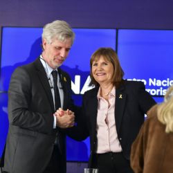 Las internas en el Gobierno eyectaron al titular de la SIDE