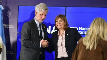 Las internas en el Gobierno eyectaron al titular de la SIDE