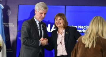 Las internas en el Gobierno eyectaron al titular de la SIDE