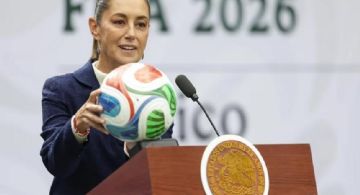 La presidenta de México no irá al Mundial y le regala su entrada a una niña