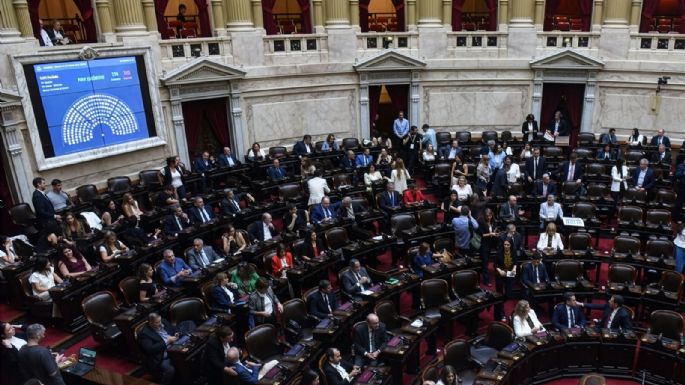 DNU por extraordinarias: fechas y proyectos de Presupuesto, Reforma Laboral y Penal