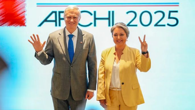 Jara y Kast cruzan golpes bajos, acusaciones y reproches en un tenso debate