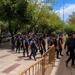 Impresionante despliegue policial por la convocatoria antiminera frente al Poder Judicial